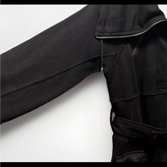 Theme Zip Up Belted Black Jacket Size M - Picture 9 of 14